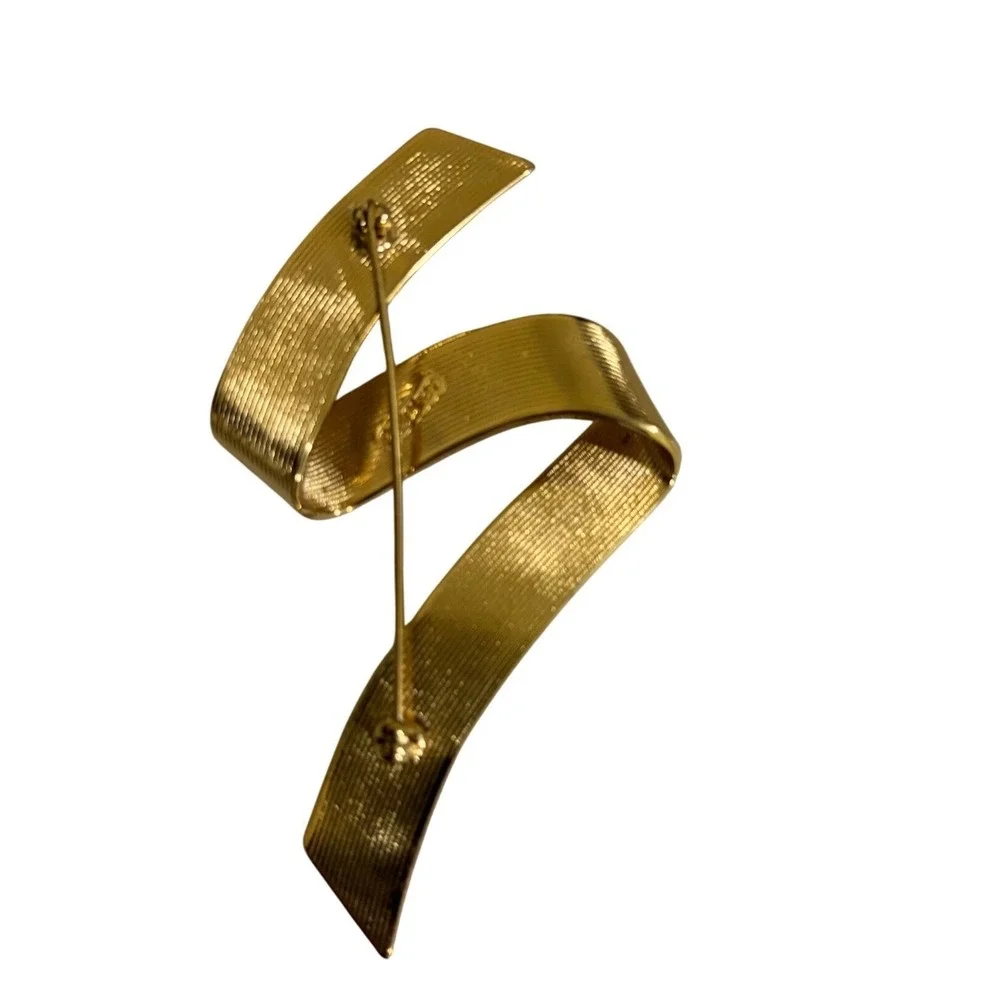 Monet Vintage‎ Gold Tone Ribbon Brooch Sculptural Wavy Abstract Modernist Pin